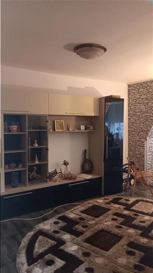 Apartament cu 2 camere decomandat în Tomești