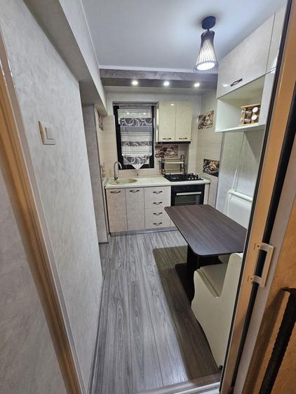Apartament cu 2 camere, mobilat în Central