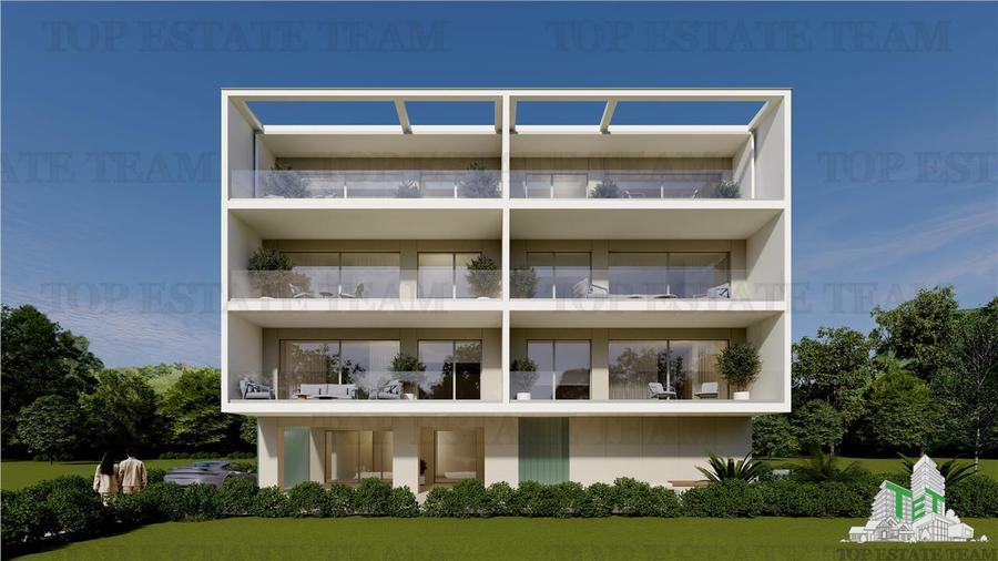Penthouse cu 4 camere decomandat în Central