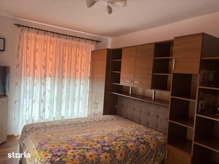 Apartament cu 2 camere decomandat în Tractorul