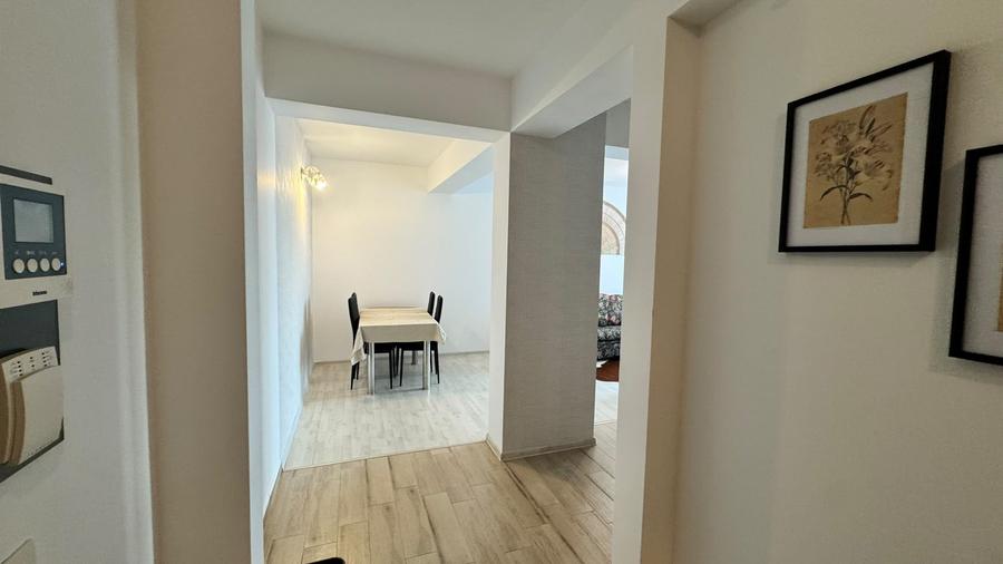 Apartament cu 2 camere nedecomandat în Centru Civic