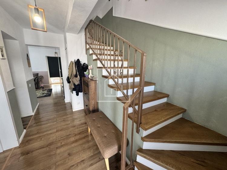 Duplex cu 4 camere cu Canalizare în Roșia