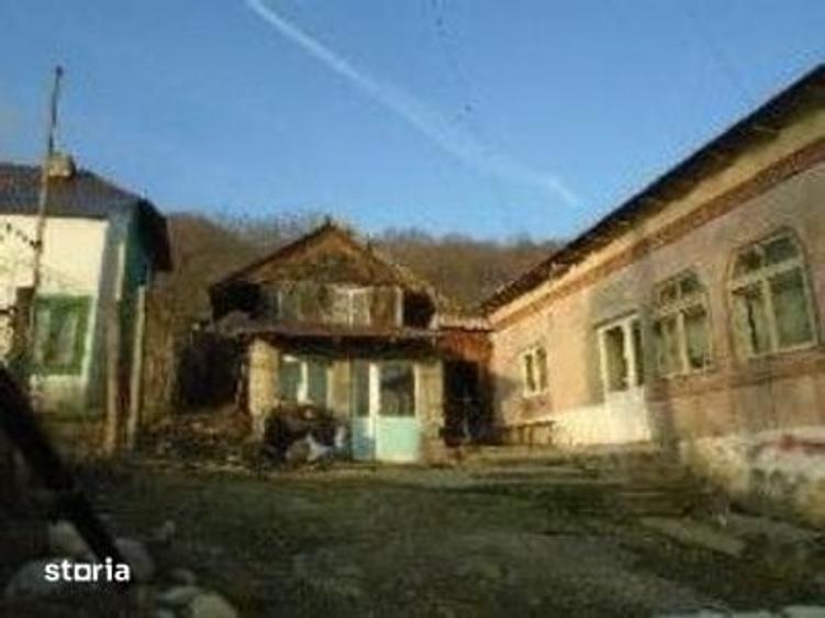 Casă cu 3 camere cu Teren 1078 Mp în Dârmănești