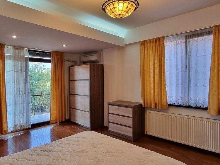 Casă individuală cu 6 camere cu Canalizare în Băneasa