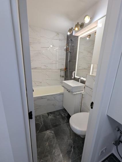 Apartament cu 2 camere decomandat, mobilat în Titan