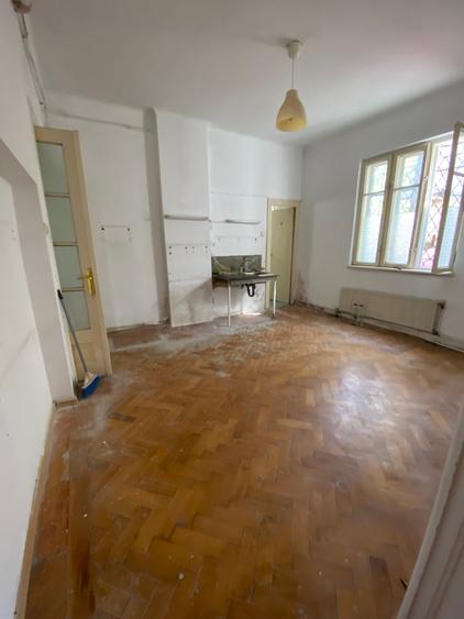 Apartament cu 3 camere circular în Dorobanți
