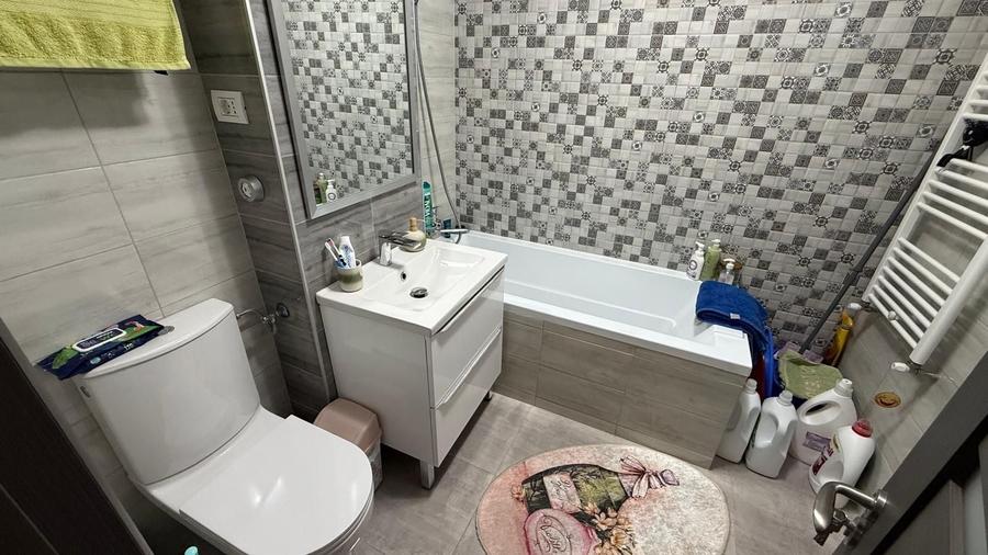 Apartament cu 4 camere decomandat în Ultracentral