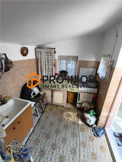 Casă individuală cu 5 camere cu Canalizare în Gura Dimienii