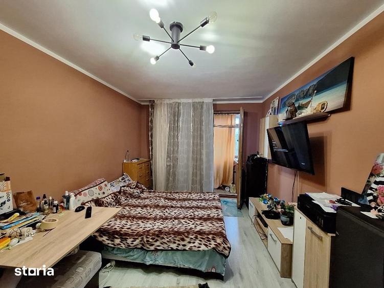 Apartament cu 3 camere în Mazepa 2