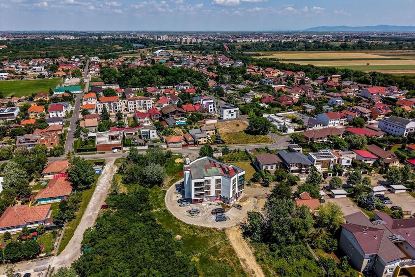 Apartament cu 2 camere decomandat în Subcetate