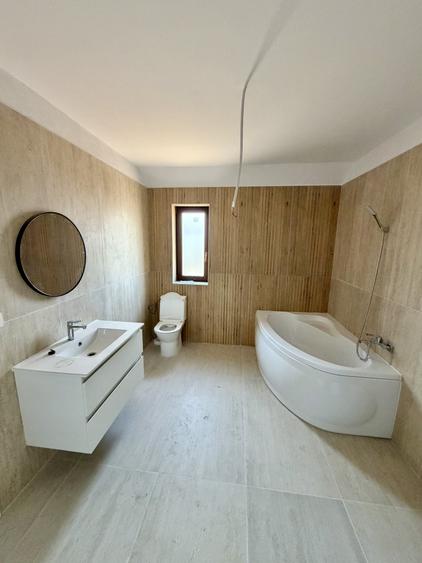Duplex cu 4 camere cu Canalizare în Moșnița Nouă