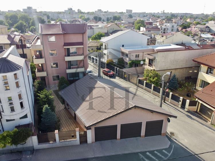 Casă individuală cu 7 camere cu Canalizare în Coiciu