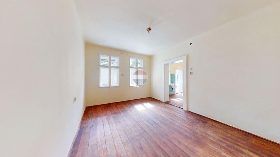Casă individuală cu 7 camere cu Teren 319 Mp în Centrul Civic
