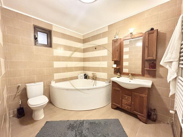Duplex cu 3 camere cu Canalizare în Ghiroda