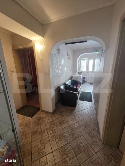 Apartament cu 3 camere decomandat în Central — fotografia 1