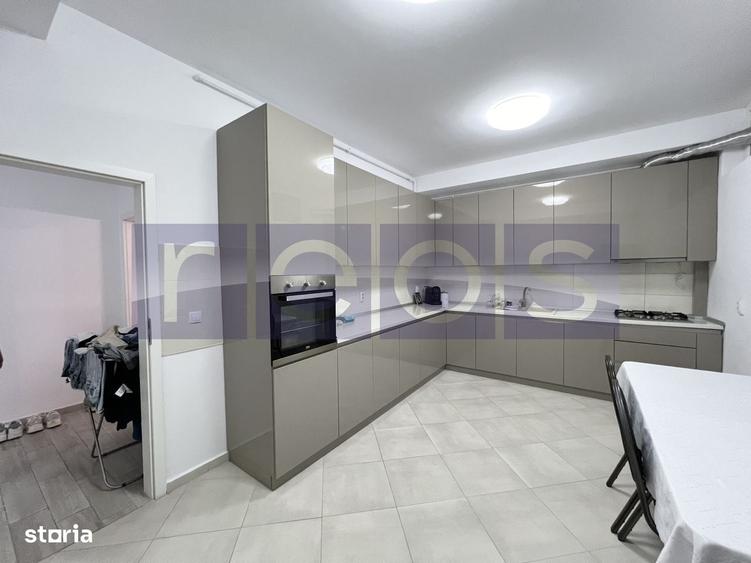 Apartament cu 3 camere decomandat în 1 Mai