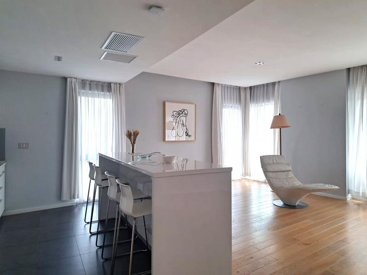 Apartament cu 4 camere, mobilat în Aviației