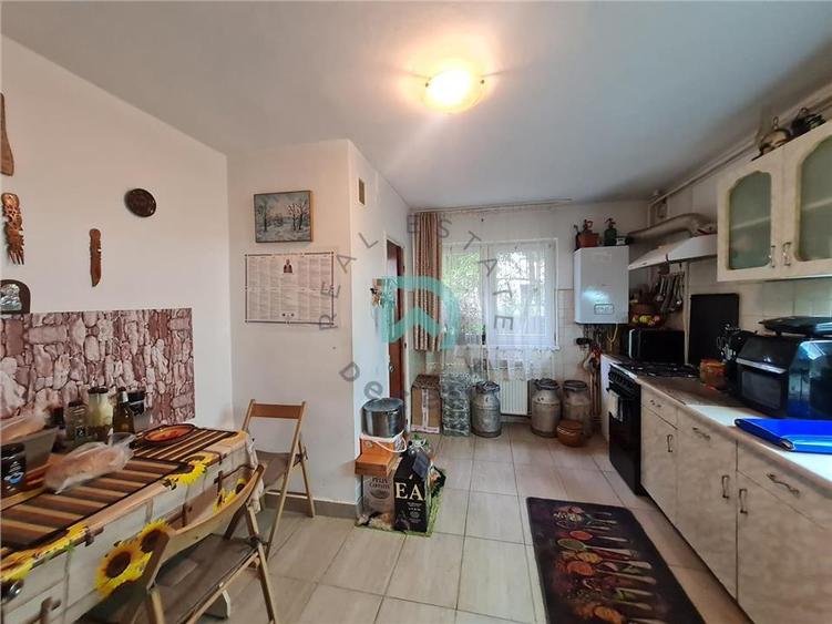 Apartament cu 3 camere decomandat, mobilat în Uzina 2