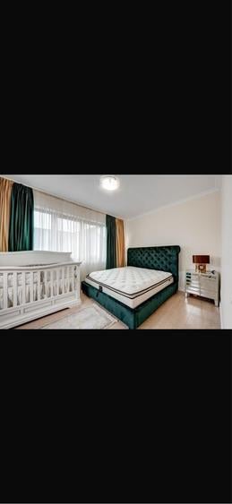 Apartament cu 3 camere decomandat în Jiului