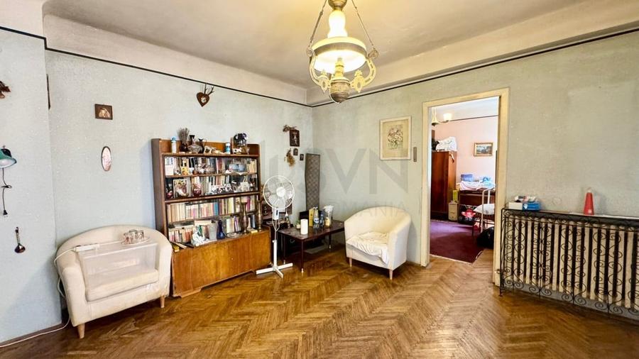 Apartament cu 3 camere semidecomandat în Armeneasca