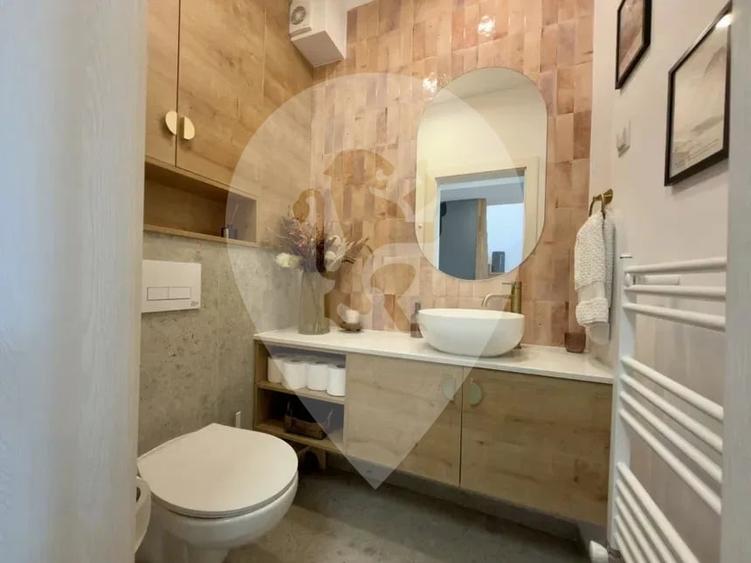 Apartament cu 3 camere decomandat, mobilat în Centrul Istoric