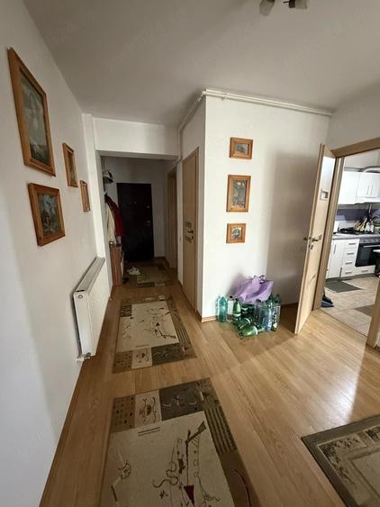 Apartament cu 3 camere decomandat în Dămăroaia