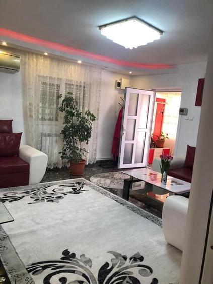 Casă individuală cu 3 camere cu Garaj în Sud