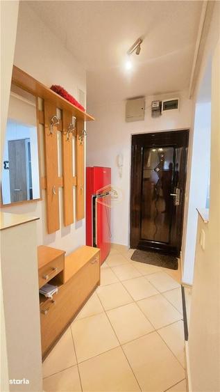 Apartament cu 2 camere semidecomandat, mobilat în Central