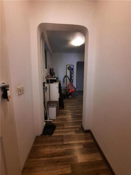 Apartament cu 4 camere decomandat în Pantelimon