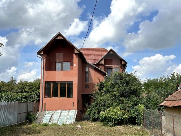 Casă individuală cu 5 camere cu Canalizare în Iris
