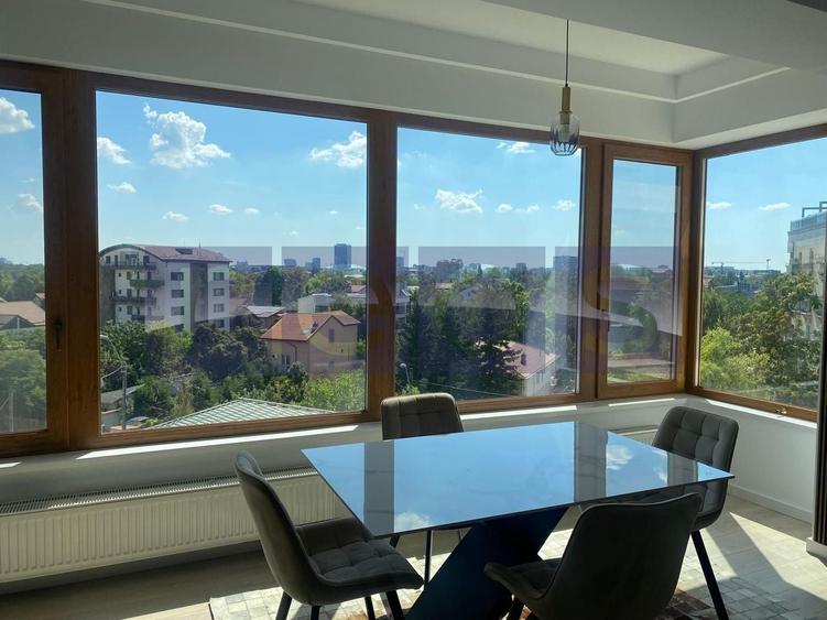 Apartament cu 3 camere decomandat, mobilat în Băneasa