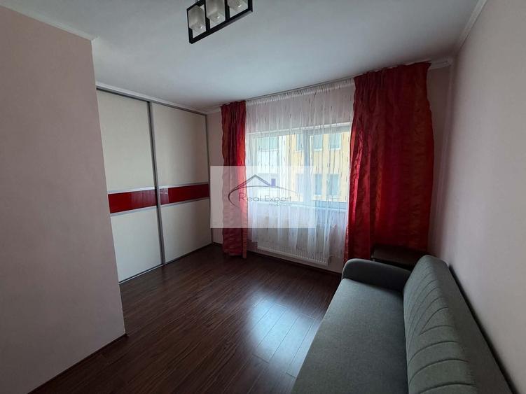Apartament cu 4 camere decomandat în Bună Ziua