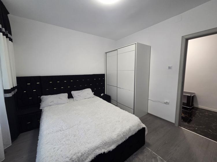 Apartament cu 3 camere decomandat, mobilat în Mircea cel Bătrân