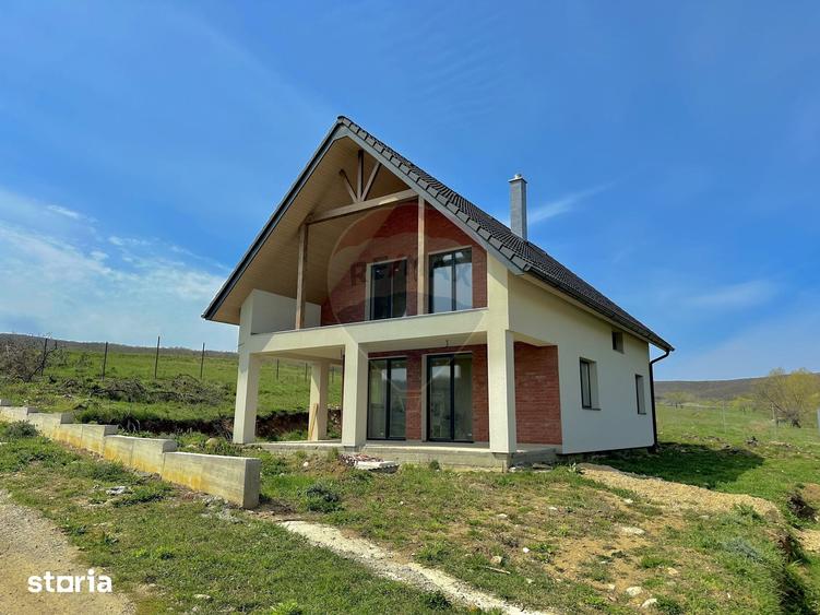 Casă cu 4 camere cu Teren 800 Mp în Gilău