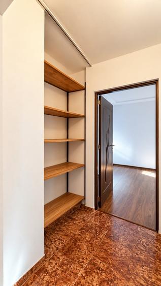 Apartament cu 2 camere semidecomandat în Soarelui