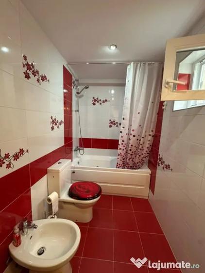 Apartament cu 4 camere decomandat în Central