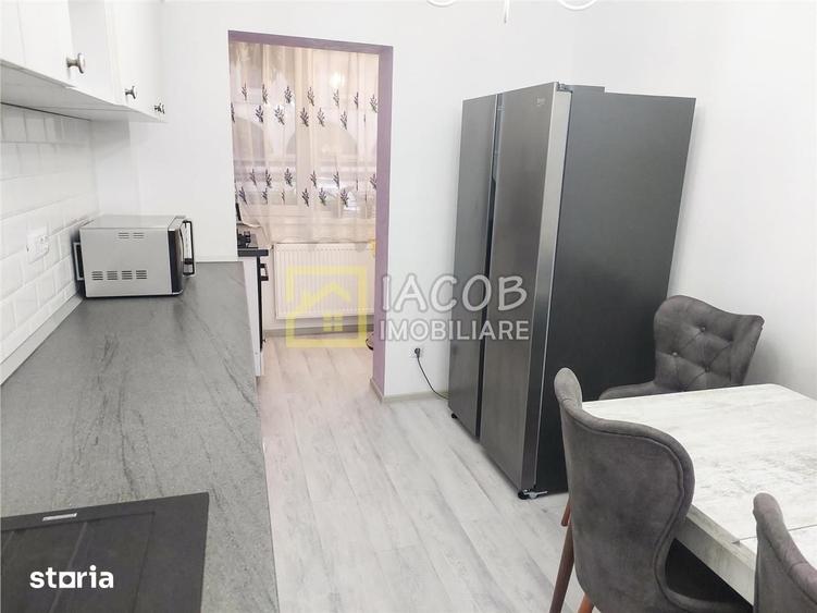 Apartament cu 3 camere decomandat în Izvoare