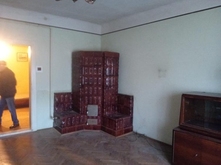 Casă individuală cu 3 camere cu Canalizare în Unirii