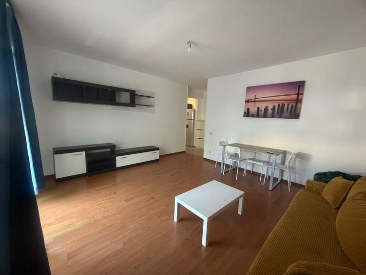 Apartament cu 3 camere decomandat în Băneasa