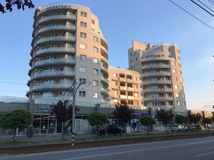 Apartament cu 2 camere semidecomandat în Central
