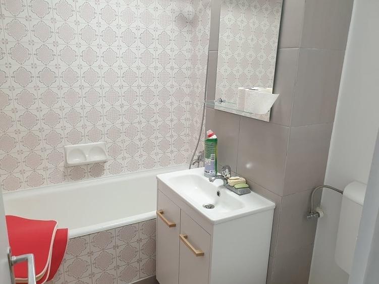 Apartament cu 3 camere decomandat în Basarab