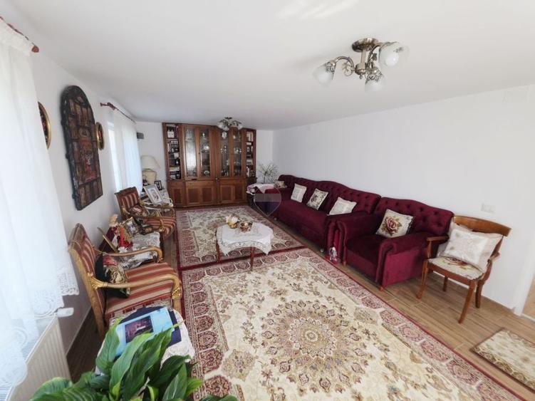 Casă individuală cu 3 camere cu Teren 2836 Mp în Zănești