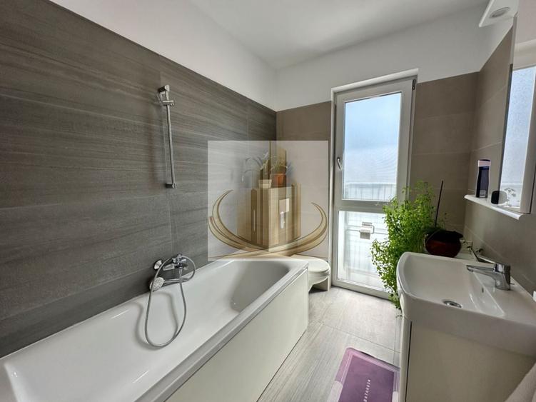 Duplex cu 5 camere cu Canalizare în Dumbrăvița