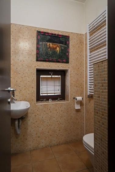Casă individuală cu 5 camere cu Canalizare în Băneasa