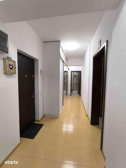 Apartament cu 3 camere în Tei