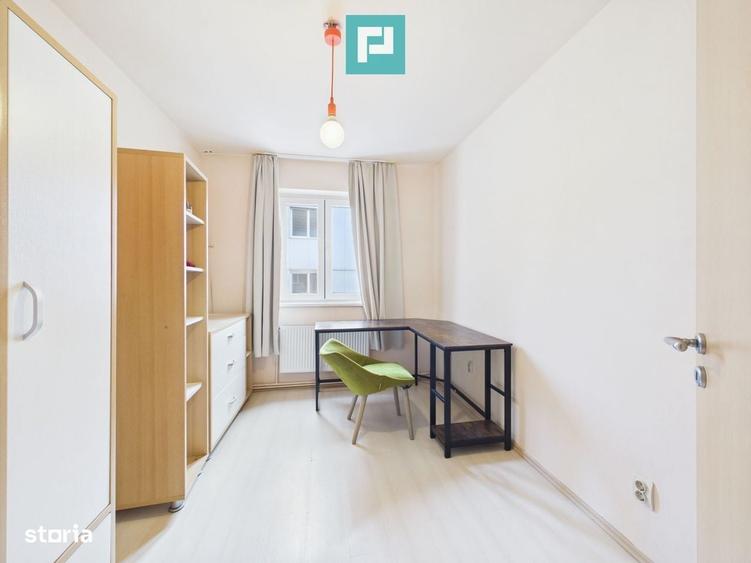 Apartament cu 3 camere semidecomandat în Spitalul Județean