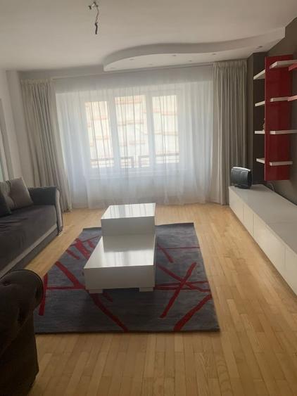 Apartament cu 3 camere decomandat, mobilat în Nerva Traian