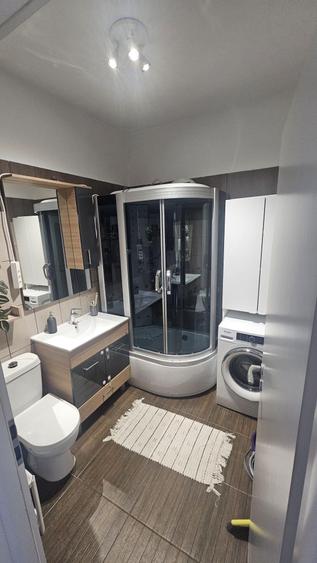 Apartament cu 2 camere semidecomandat în P-ța Alba Iulia