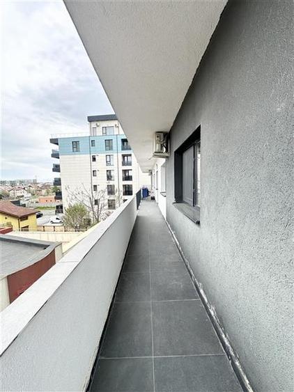 Apartament cu 3 camere semidecomandat, mobilat în Nord