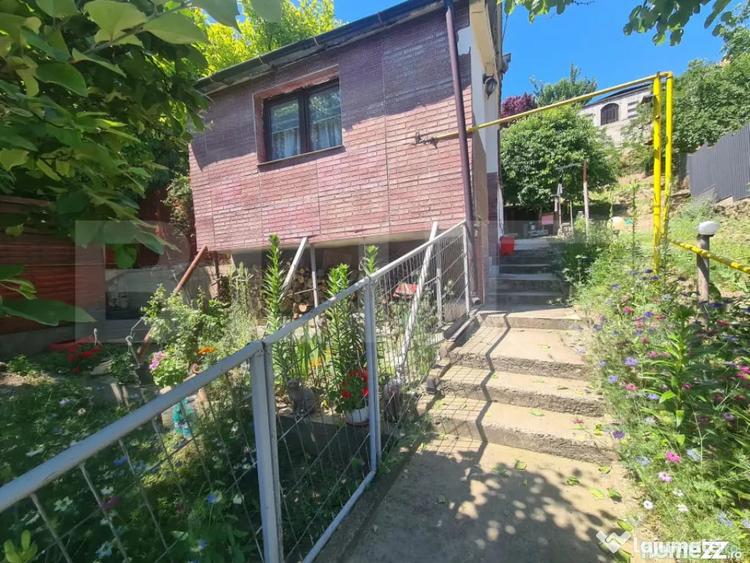 Casă cu 2 camere cu Teren 350 Mp în Semicentral